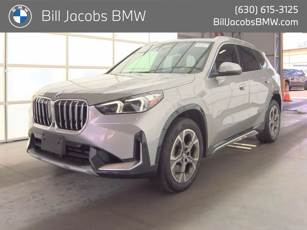 2025 BMW X1's photo