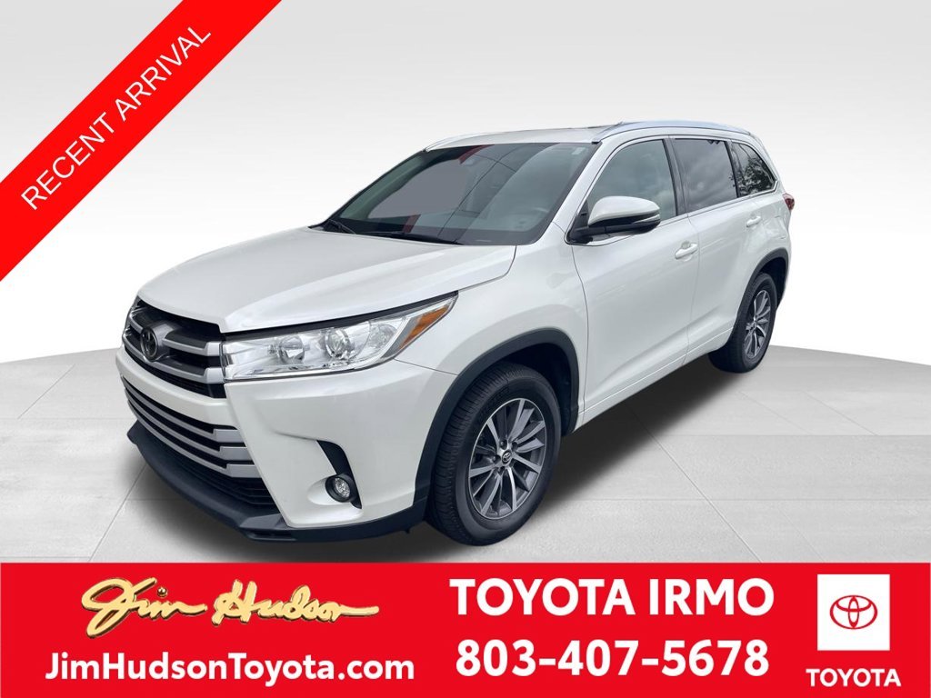 Used 2017 White Toyota SE image 1