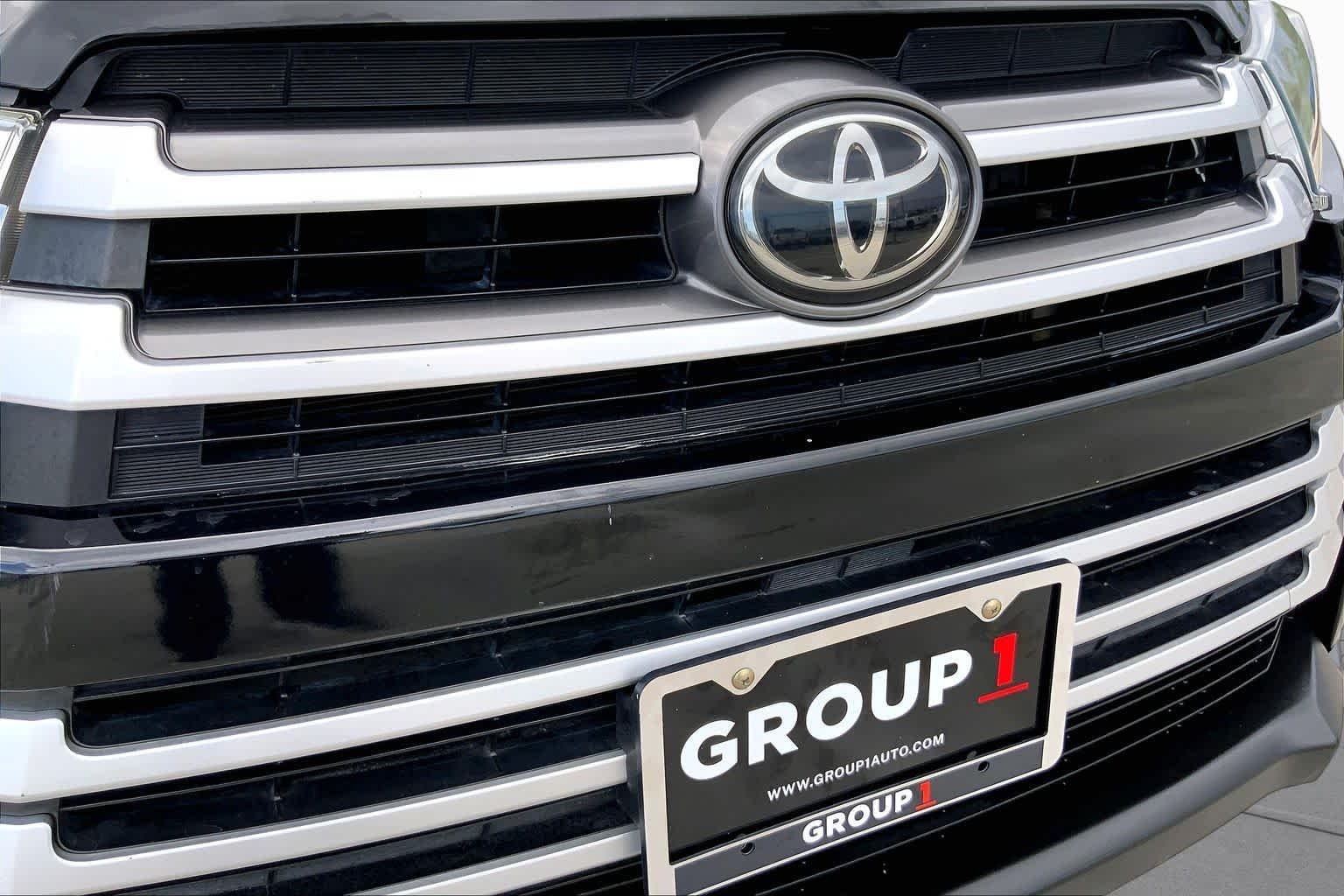 Used 2019 Midnight Black Metallic Toyota LE image 29