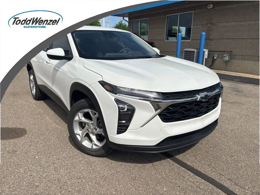 2024 Chevrolet Trax LS's photo