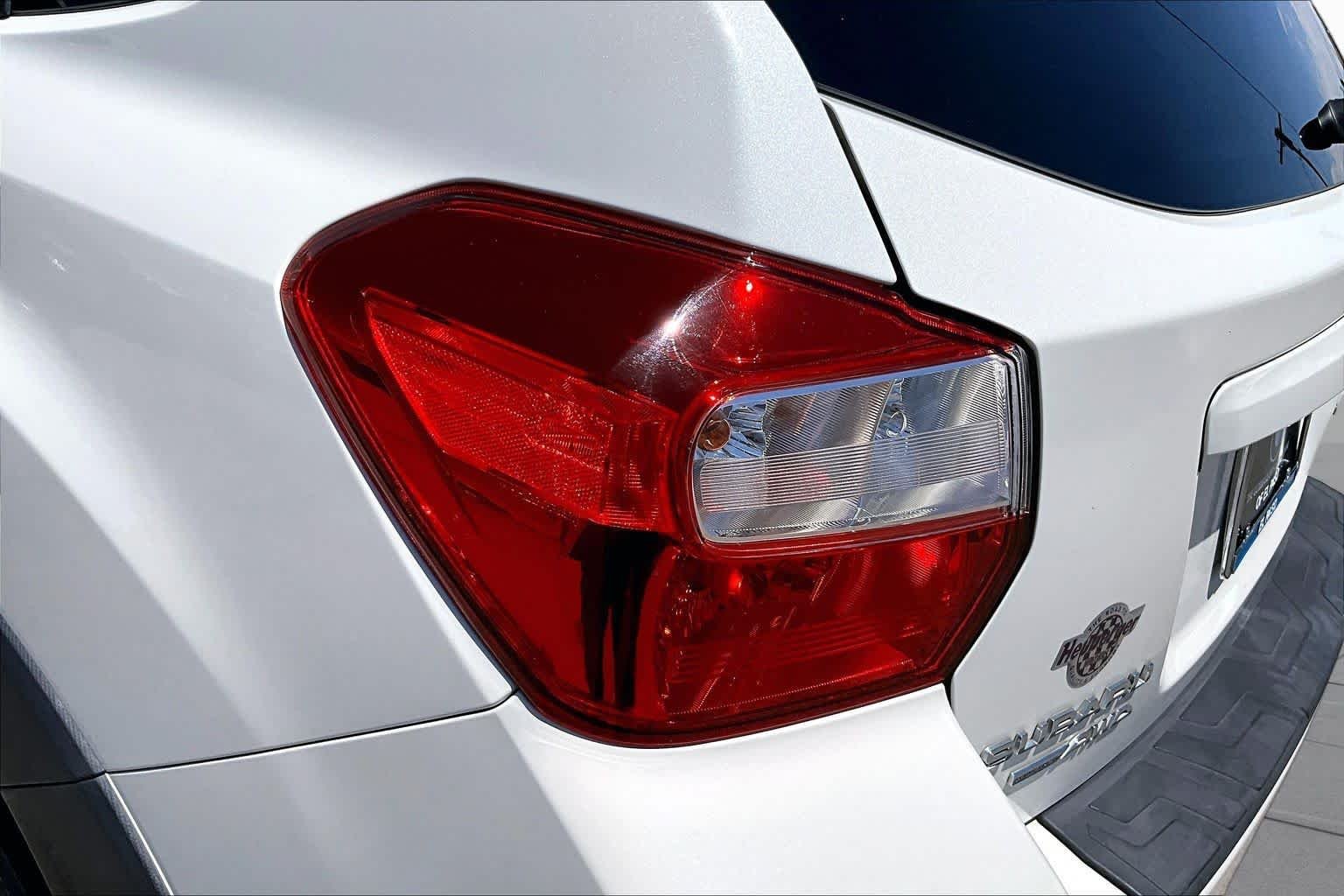 Used 2017 Crystal White Pearl Subaru Premium image 27