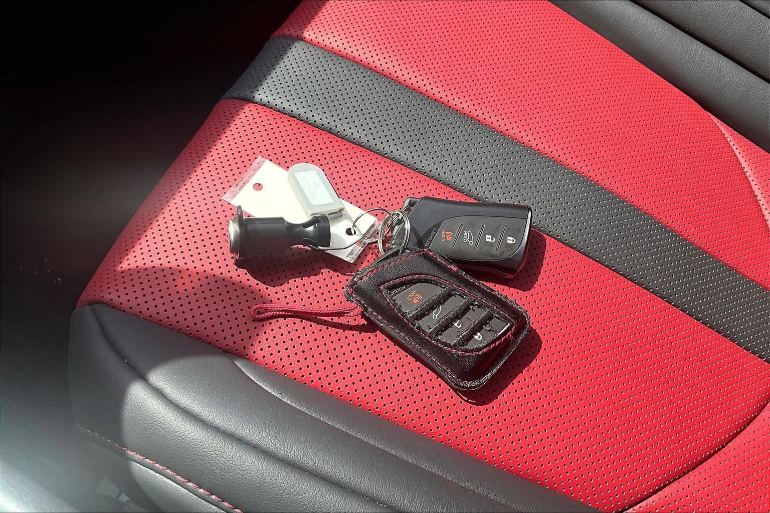 Used 2023 Ultra White Lexus F SPORT Handling image 14
