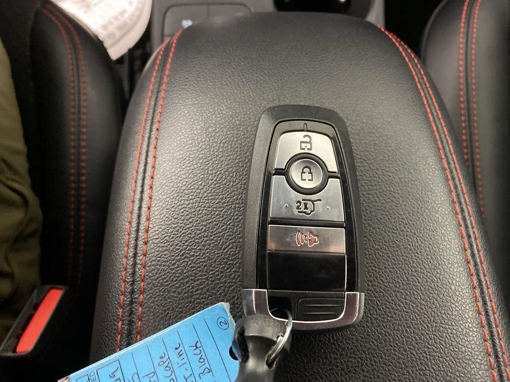 Used 2025 Agate Black Metallic Ford ST-Line image 10