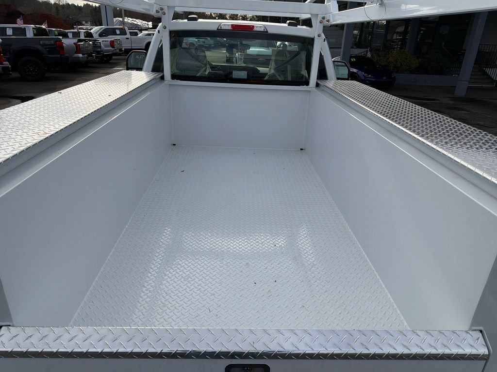 New 2026 Oxford White Ford Mechanical Body image 21