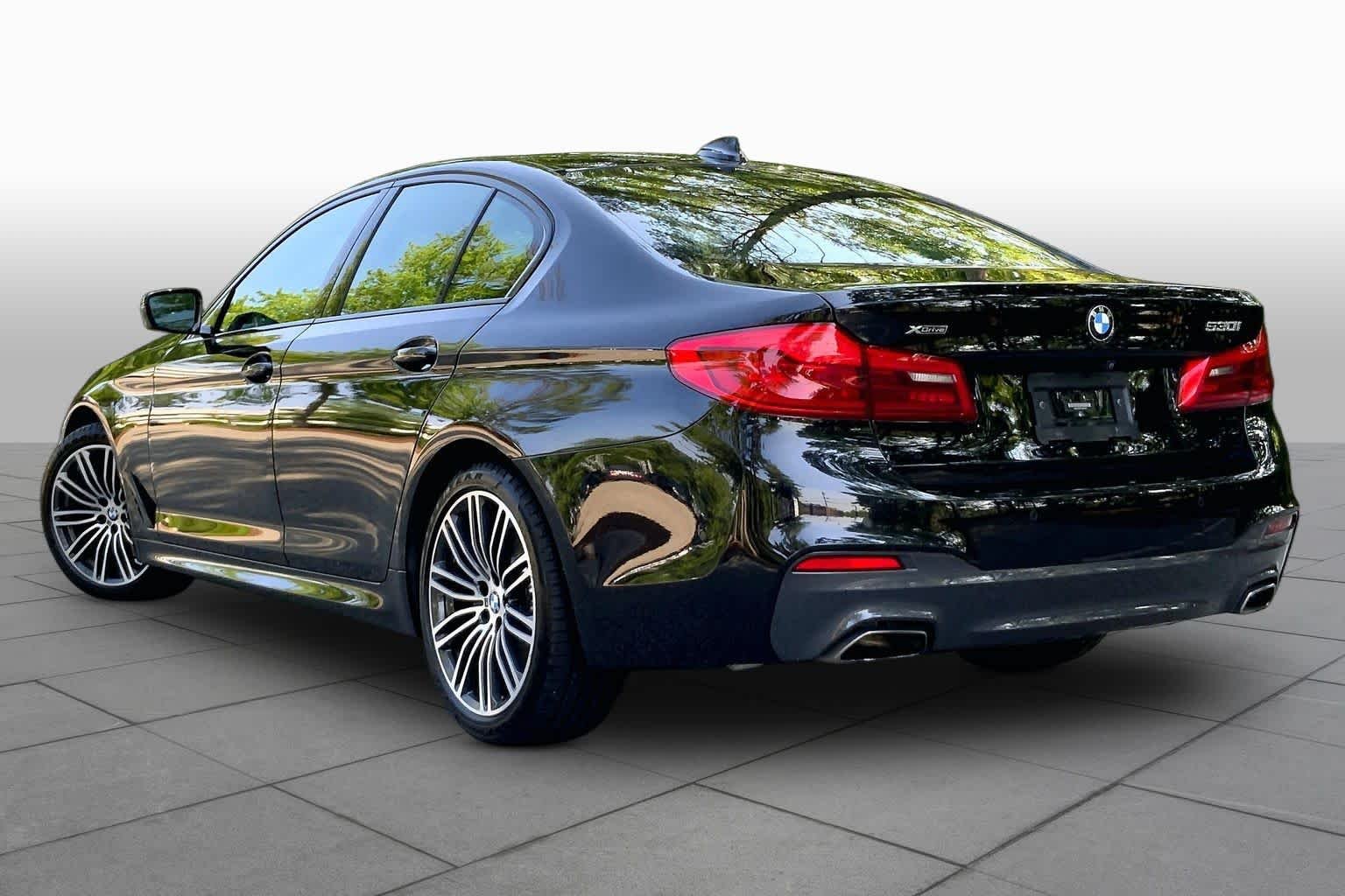 Used 2020 Black Sapphire Metallic BMW 530i xDrive image 11