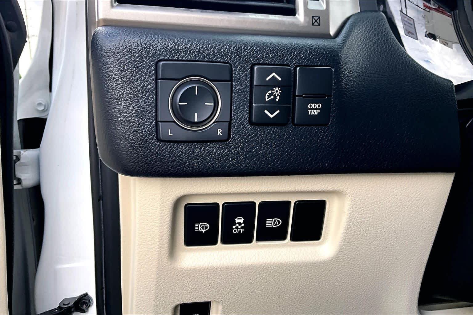 Used 2020 Starfire Pearl Lexus Premium image 36