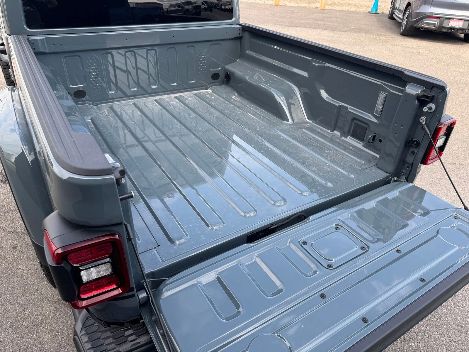 New 2026 Anvil Clear-Coat Exterior Paint Jeep Shadow Ops image 10
