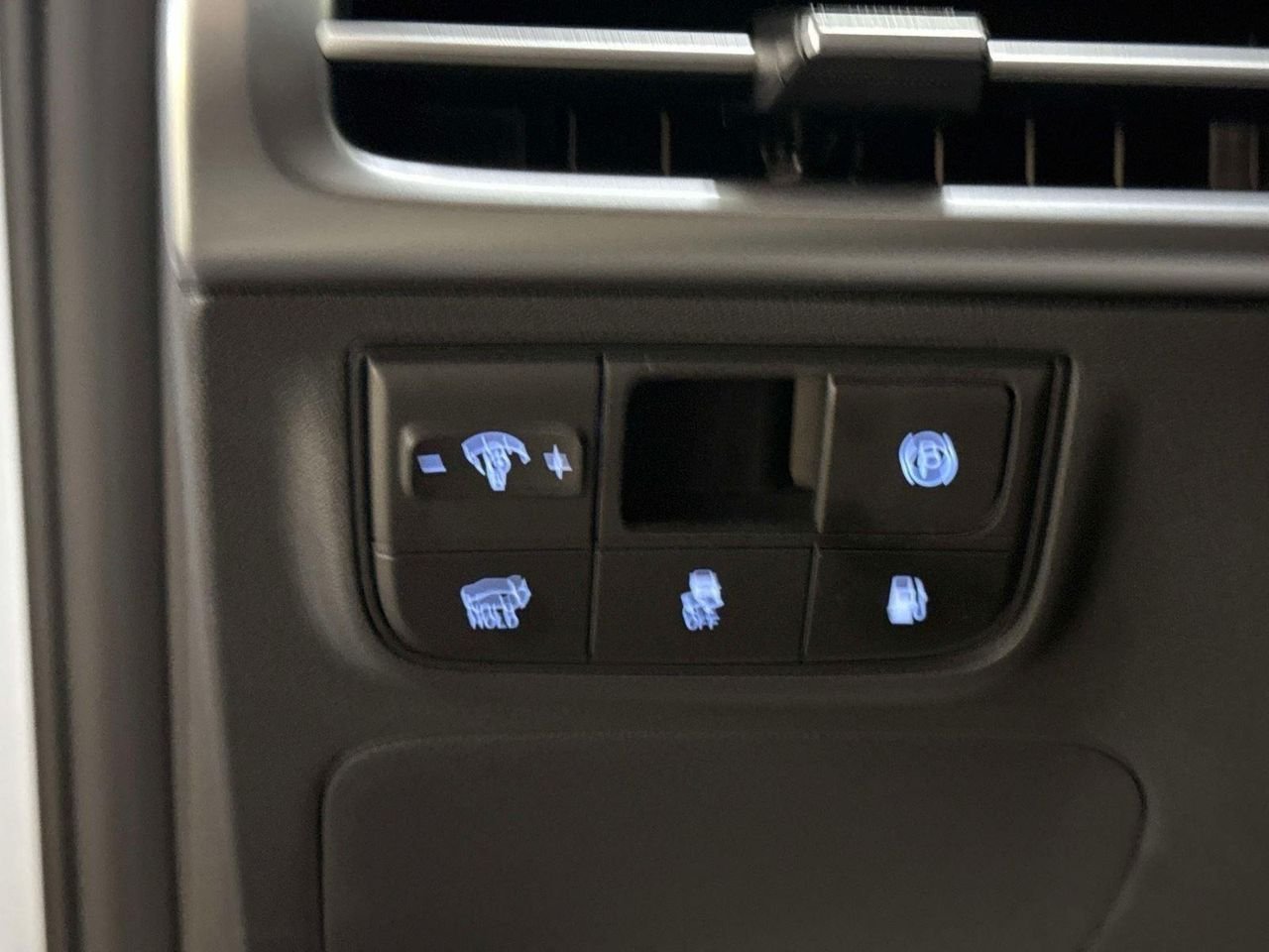 New 2025 Creamy White Pearl Hyundai SEL image 60