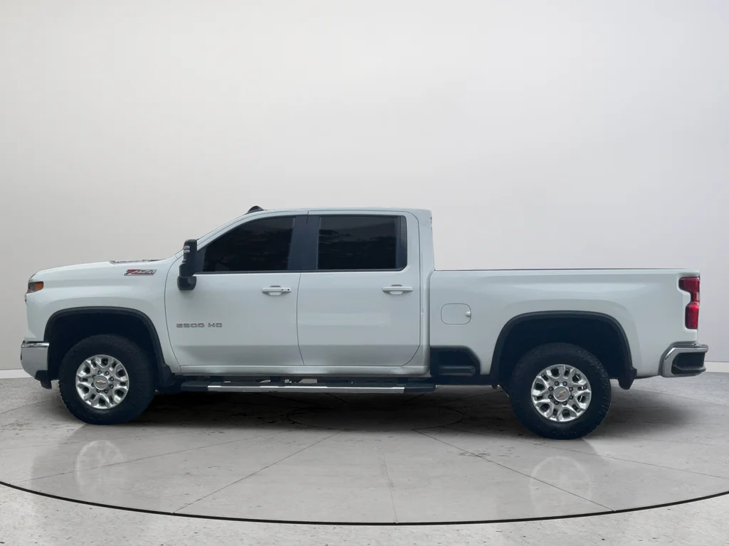 Used 2024 White Chevrolet LT image 10