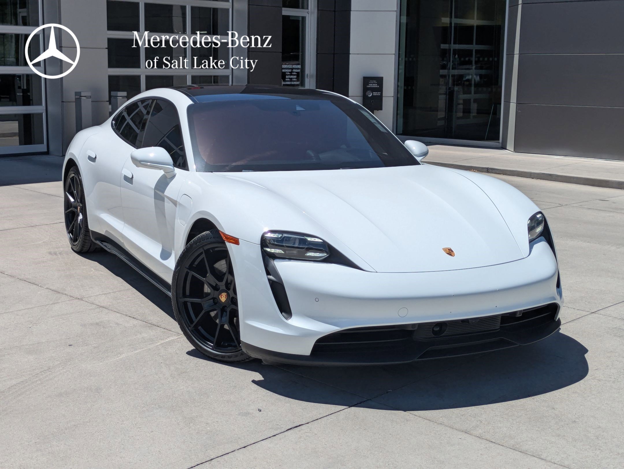 2024 Porsche Taycan GTS's photo
