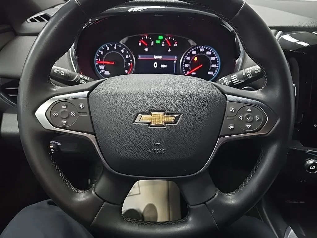 Used 2023 Green Chevrolet LT image 18