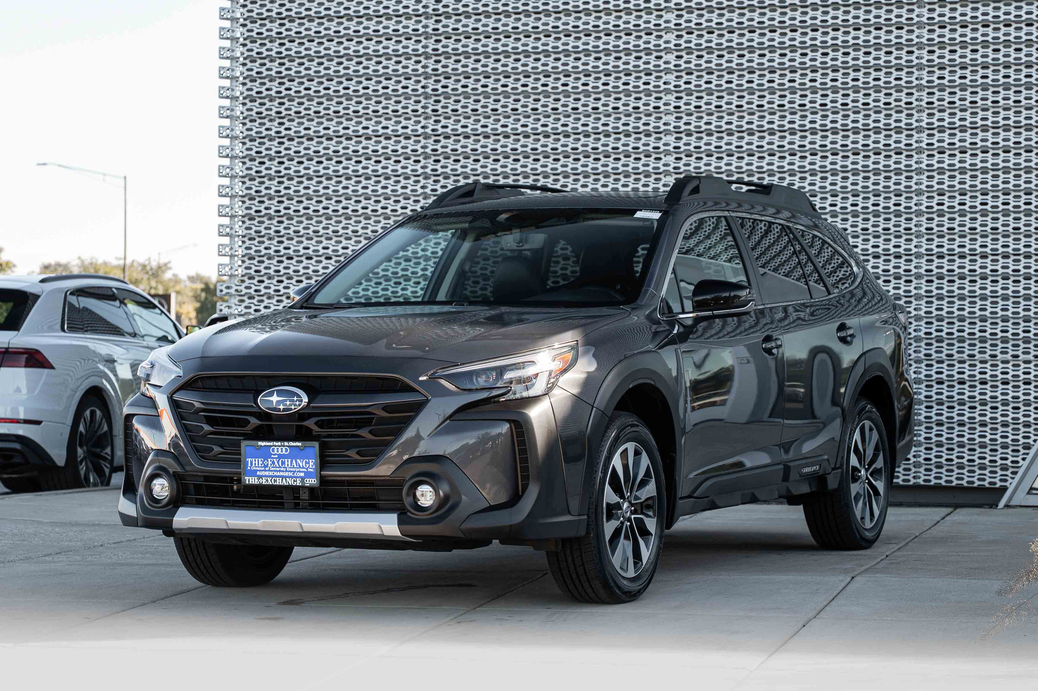 Used 2023 Magnetite Gray Metallic Subaru Limited image 7