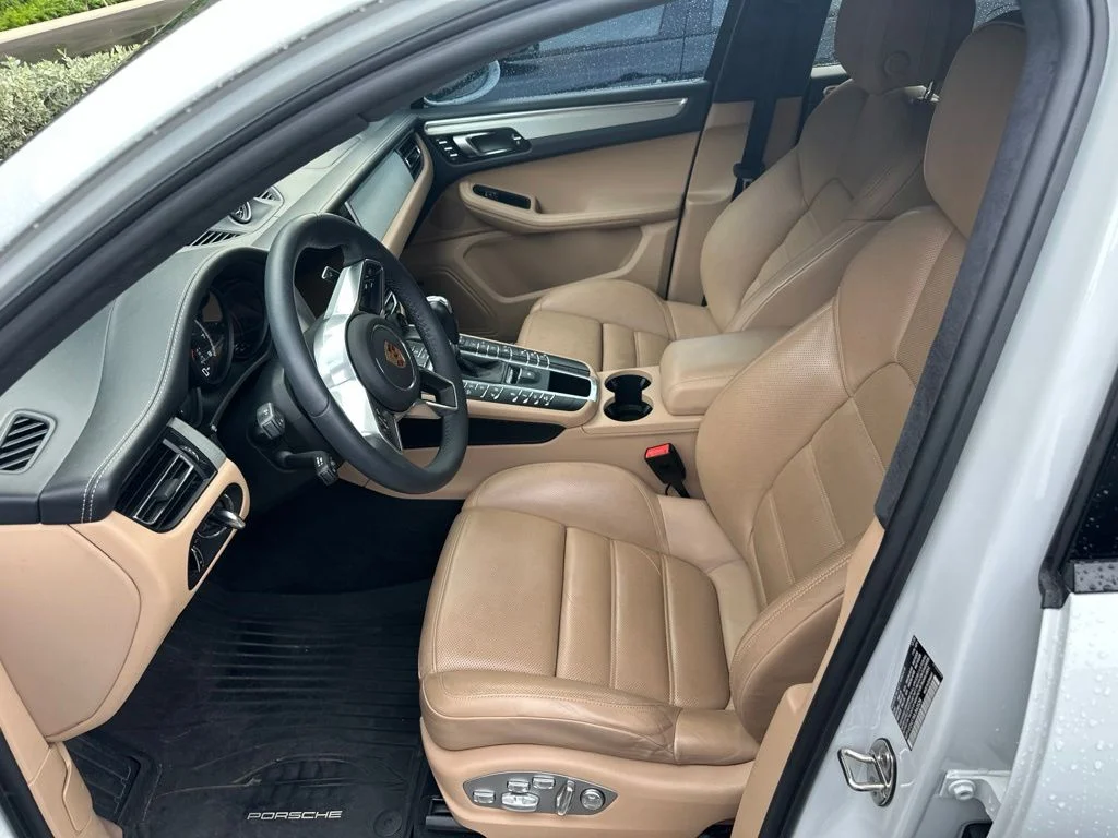 Certified Used 2021  Porsche Turbo image 3