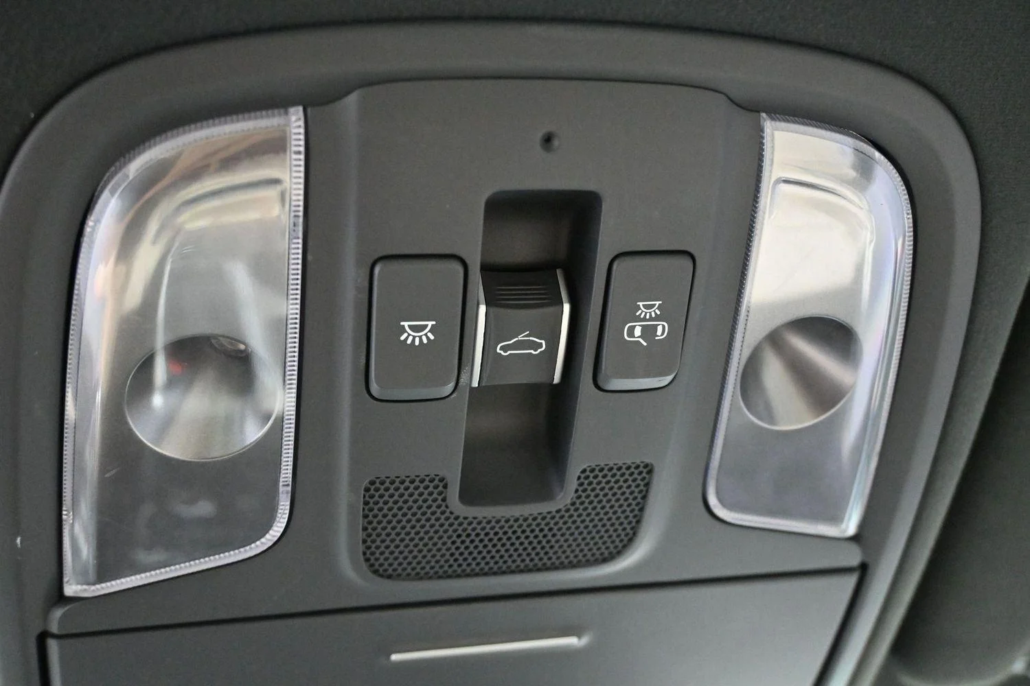 Used 2016 Titanium Silver Kia SXL Turbo image 29