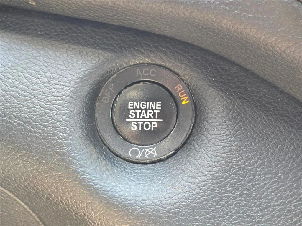 Used 2021 Blue Jeep Latitude Lux image 17
