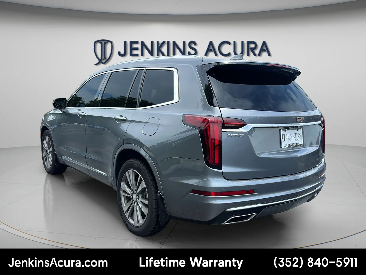 Used 2021 Satin Steel Metallic Cadillac Premium Luxury image 5