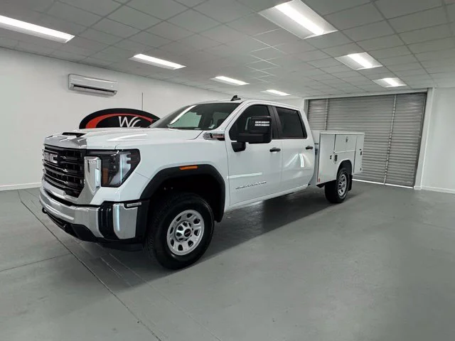 New 2026 Summit White GMC Pro image 3