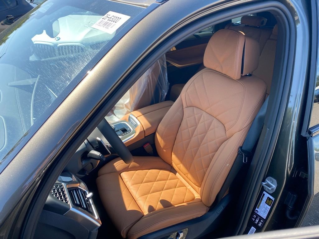 2026 BMW X5 M60i - Photo 13
