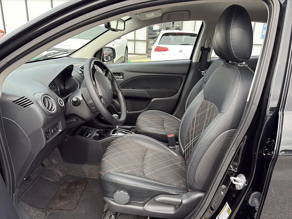 Used 2024 Jet Black Metallic Mitsubishi SE image 15