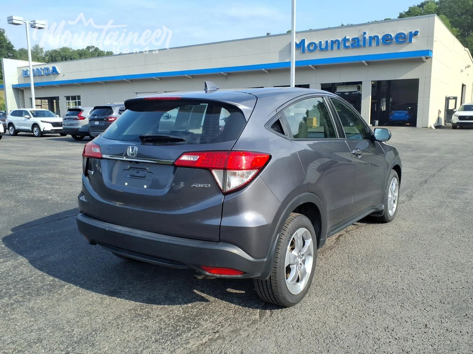 Used 2022 Modern Steel Metallic Honda LX image 5