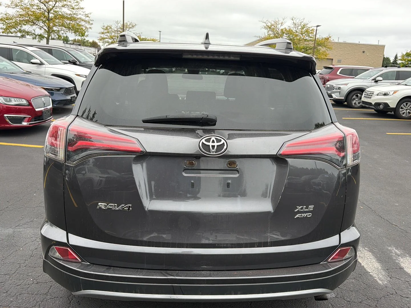 Used 2018 Magnetic Gray Metallic Toyota XLE image 5