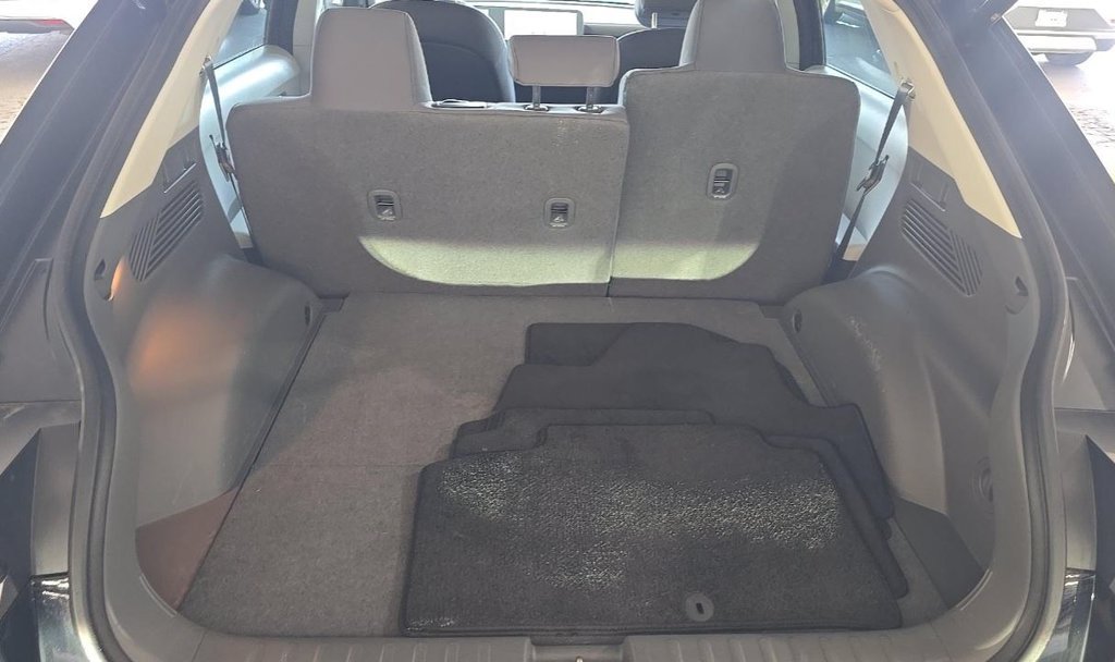 Used 2024 Black Hyundai SEL image 8