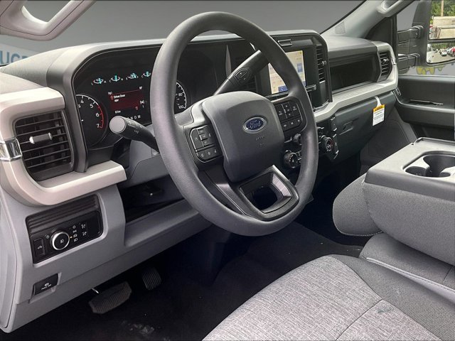 New 2026 Oxford White Ford F-350® XL image 7