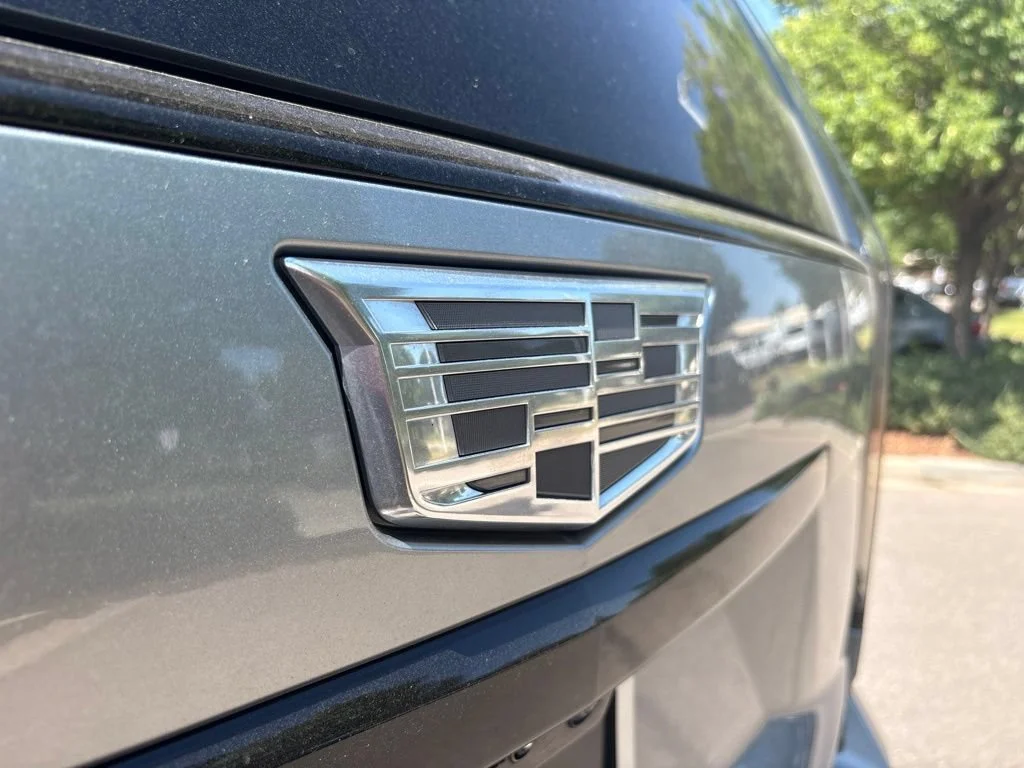 Used 2025 Argent Silver Metallic Cadillac Escalade-V image 10