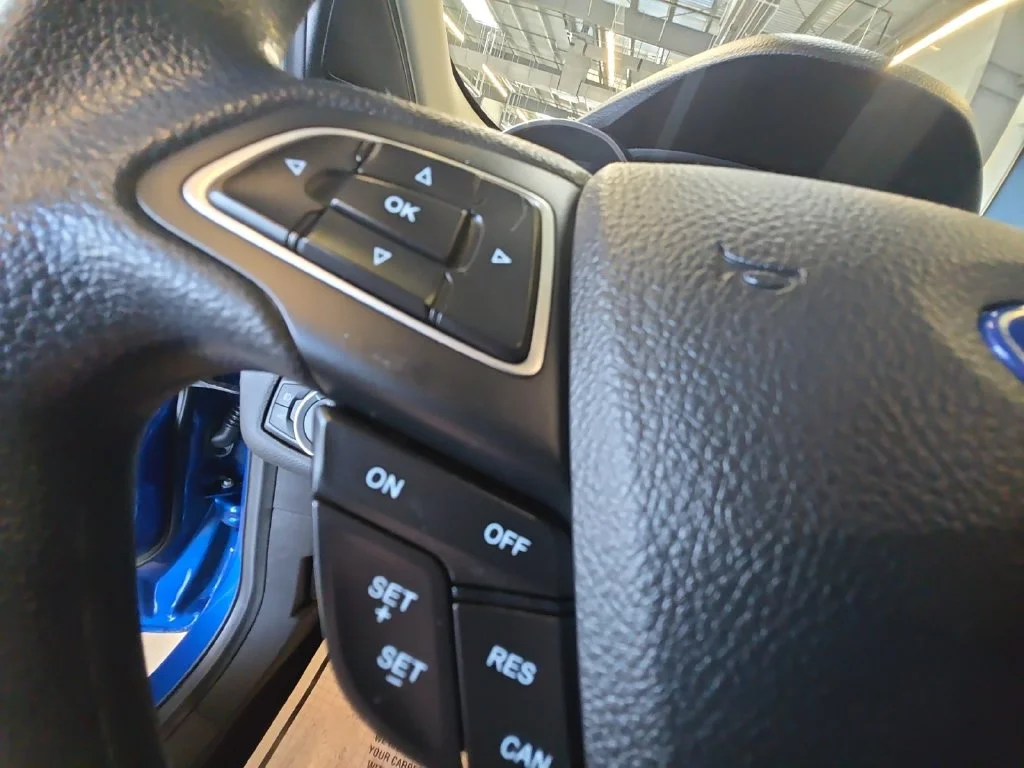 Used 2018 Blue Ford SE image 26