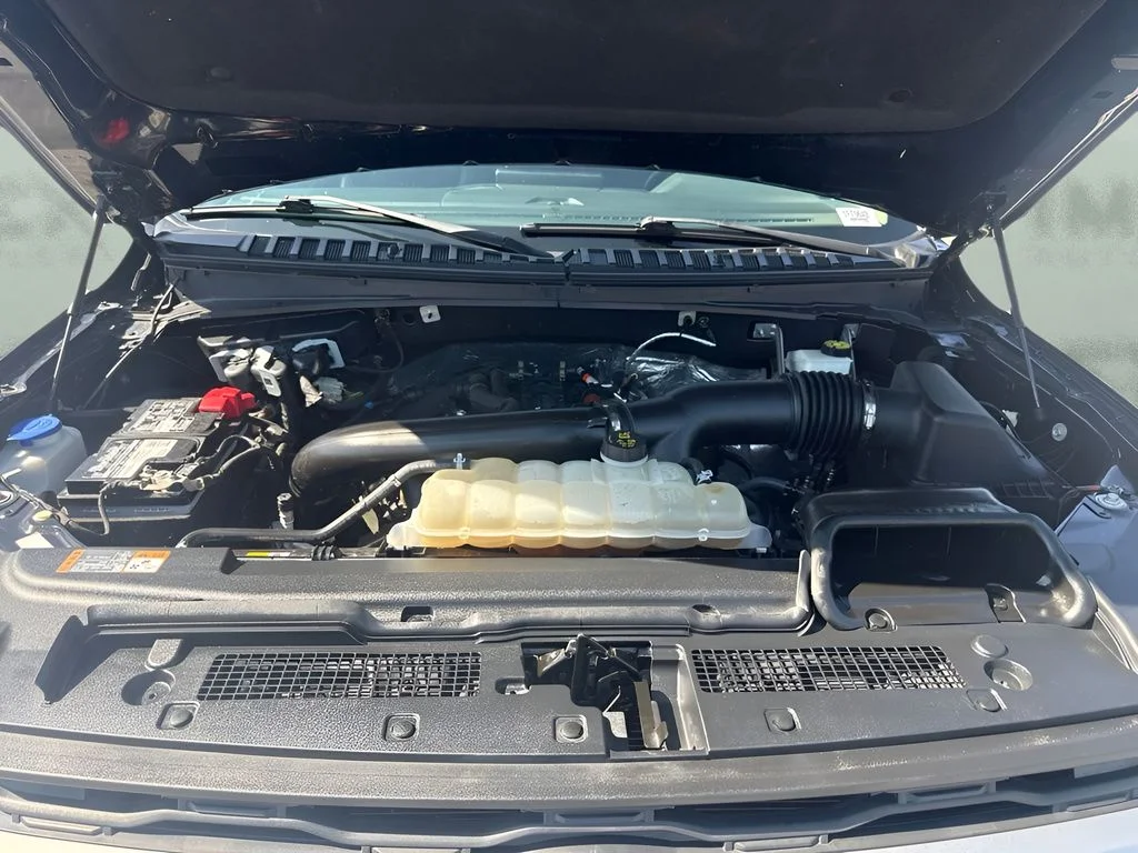Used 2024 Black Ford XLT image 27