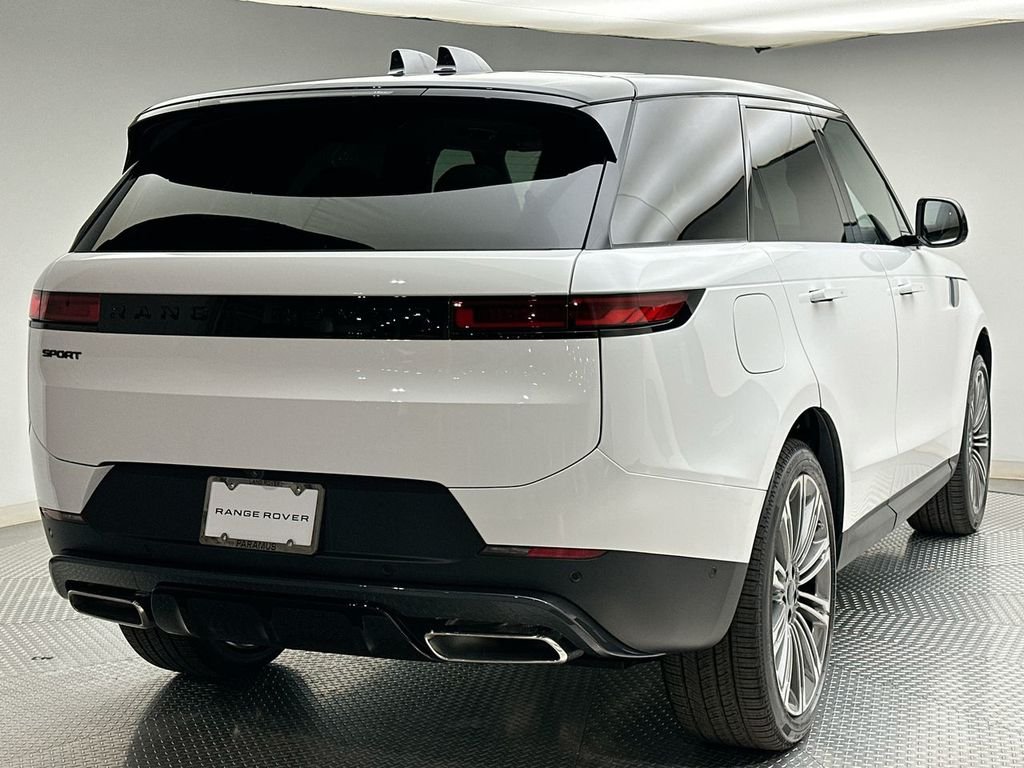 New 2026 Fuji White Land Rover SE image 3