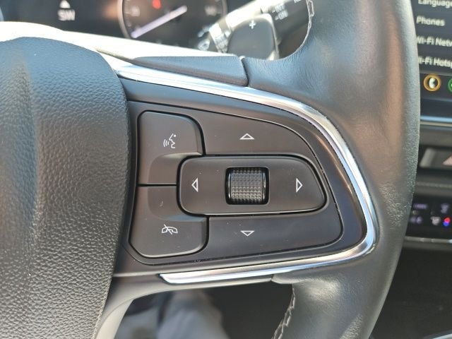 Used 2023 Black Buick Essence image 23