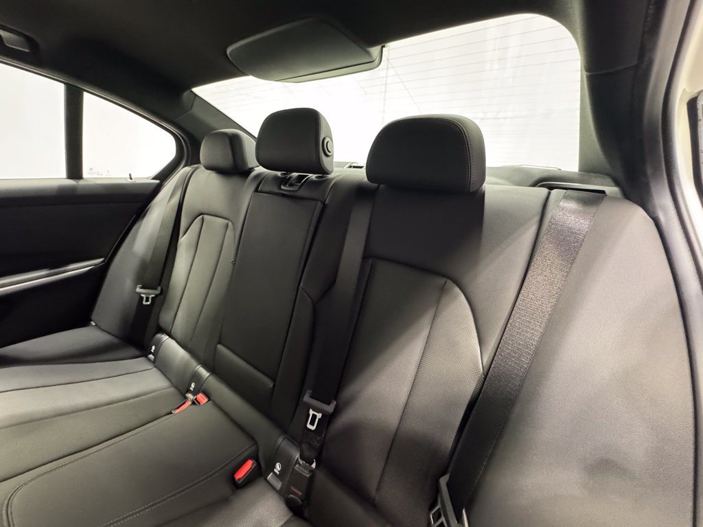 2026 BMW 3 Series 330i - Photo 23
