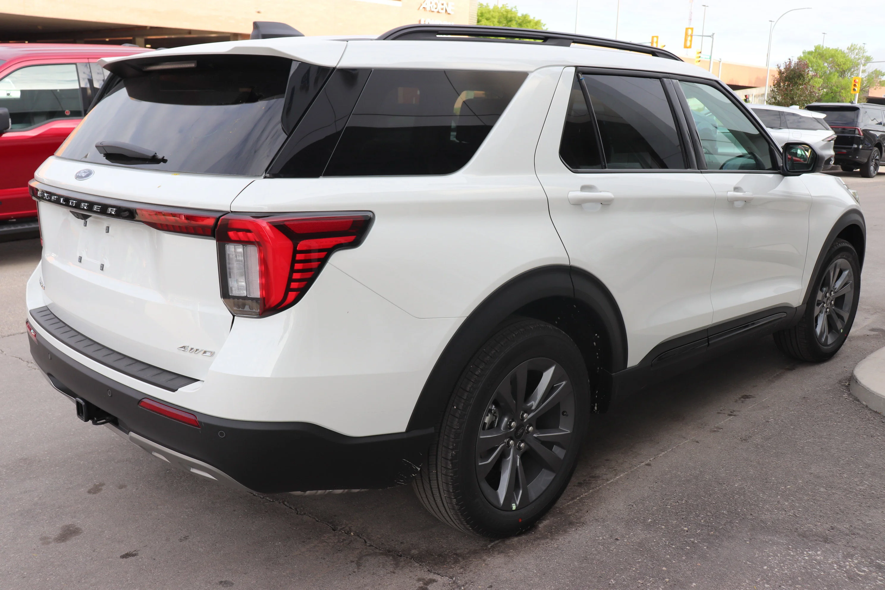 New 2026 STAR WHITE MET TRI-COAT Ford Active w/200A Pkg image 4