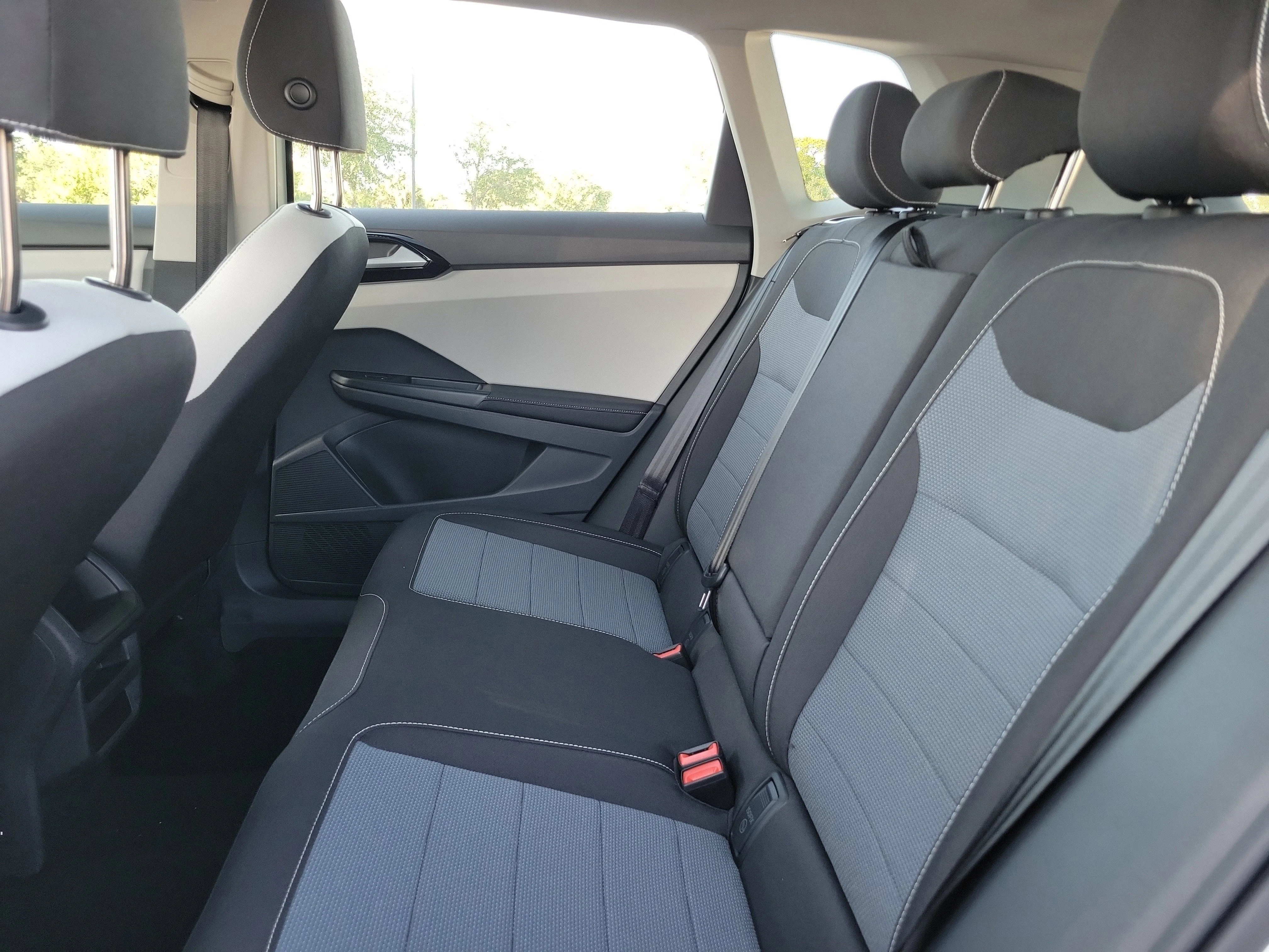 New 2026 White Volkswagen 1.5T S image 13
