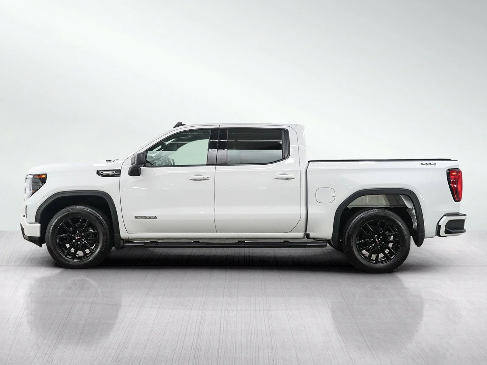 Used 2024 GMC Sierra 1500 Elevation with VIN 3GTPUJEK0RG391601 for sale in Roseville, Minnesota
