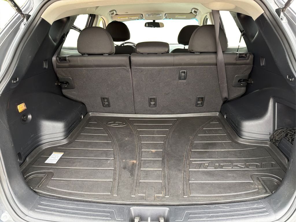Used 2015 Shadow Grey Metallic Hyundai GLS image 13