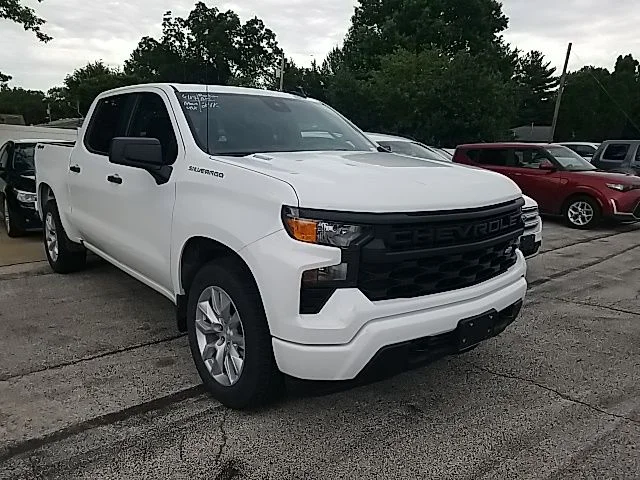 Used 2026 White Chevrolet Custom image 4