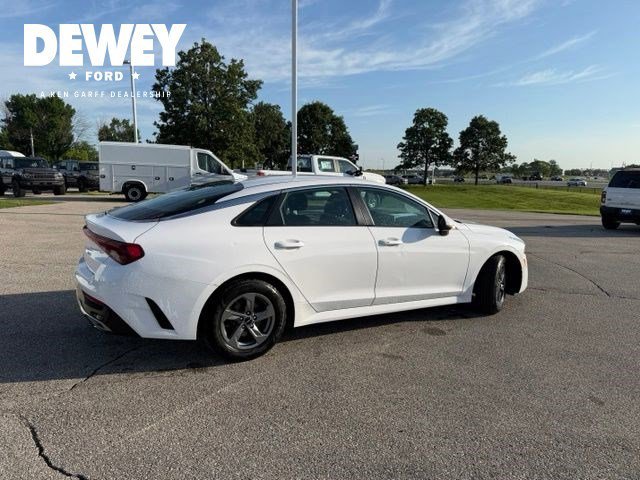 Used 2022 Glacial White Pearl Kia LXS image 13