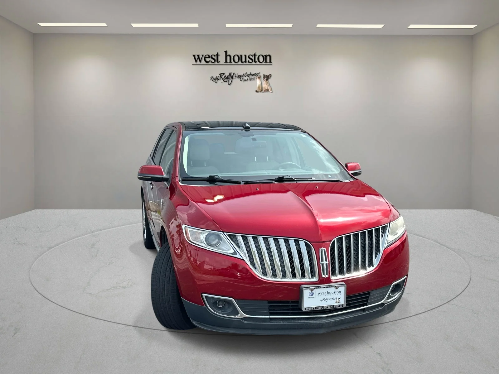 Used 2013 Red LINCOLN FWD 4dr image 3