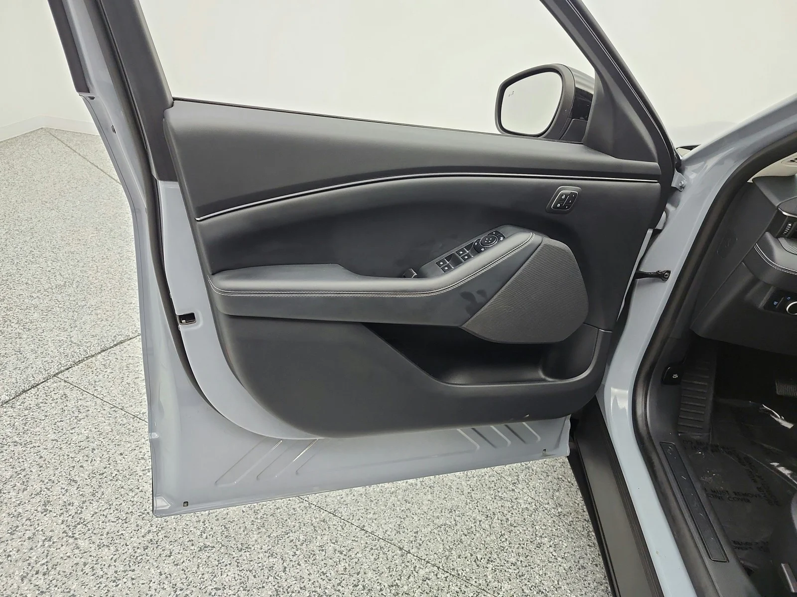 Used 2024 Glacier Gray Metallic TriCoat Ford Select image 14