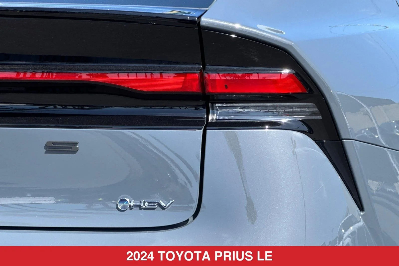 Used 2024 GURADIAN GRAY Toyota LE image 29