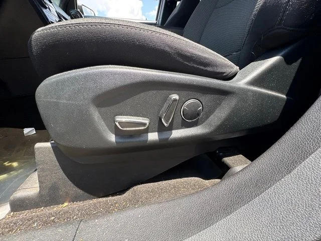 Used 2018 Silver Ford XLT image 7
