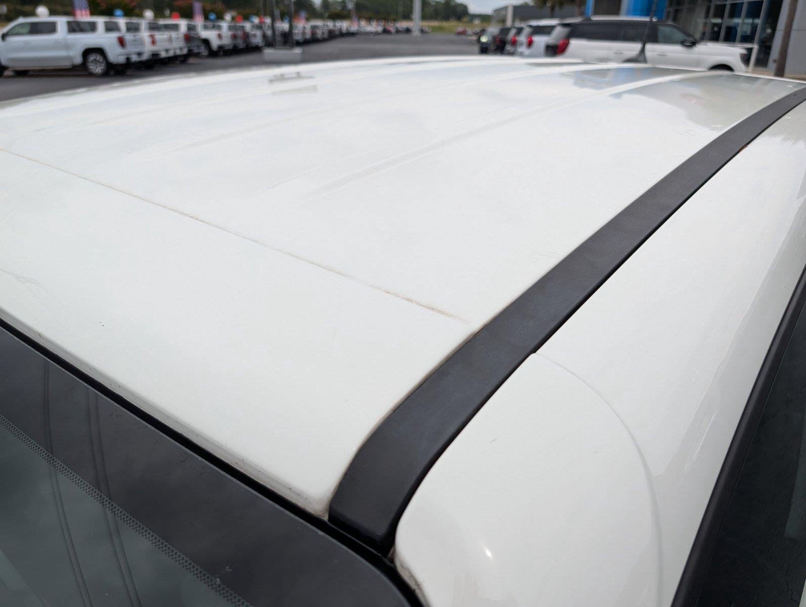 Used 2023 Alpine White Clearcoat Jeep Latitude image 35