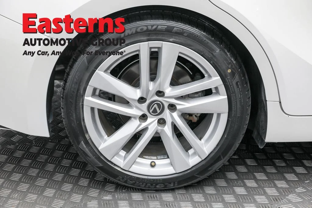 Used 2021  Lexus 300 image 29