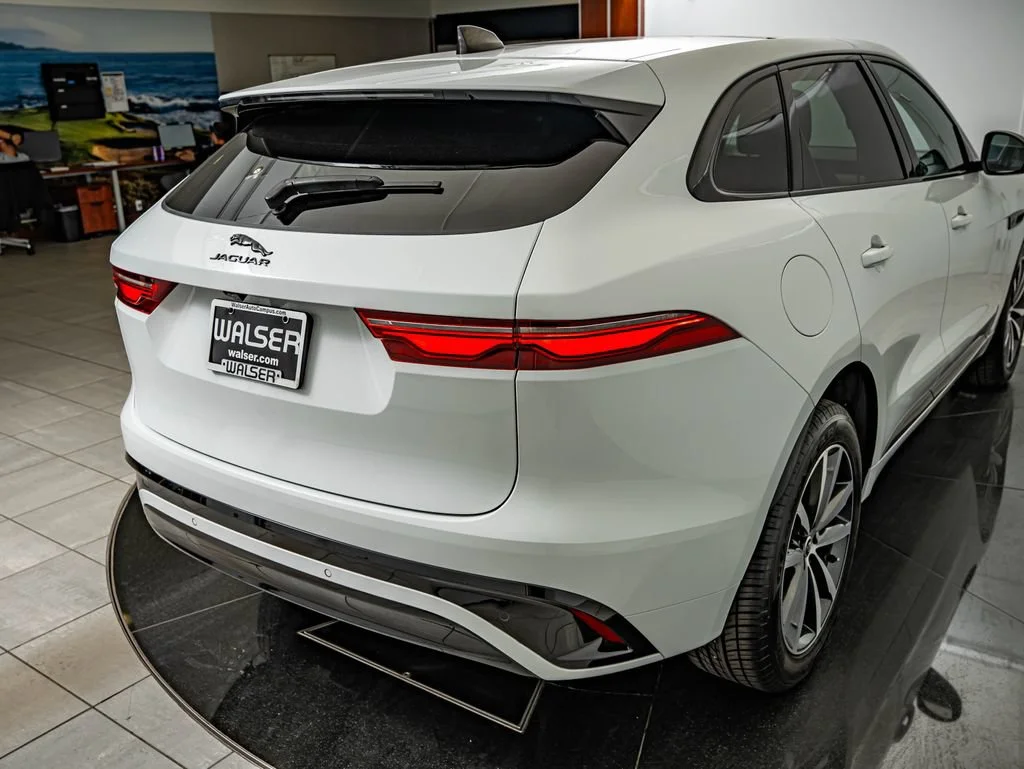 Used 2025 White Jaguar P250 R-Dynamic S image 16