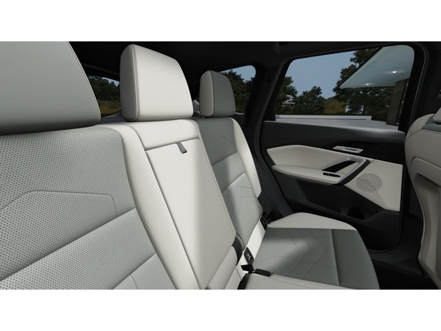 New 2026 Cape York Green Metallic BMW xDrive28i image 12