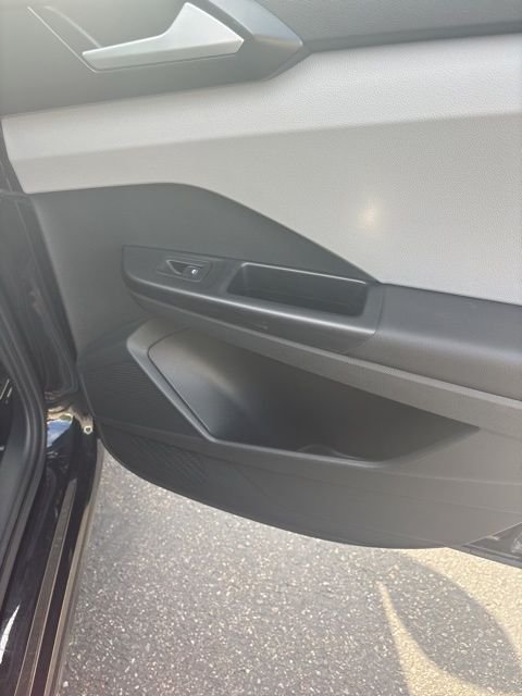 2023 Volkswagen Taos SE - Photo 36