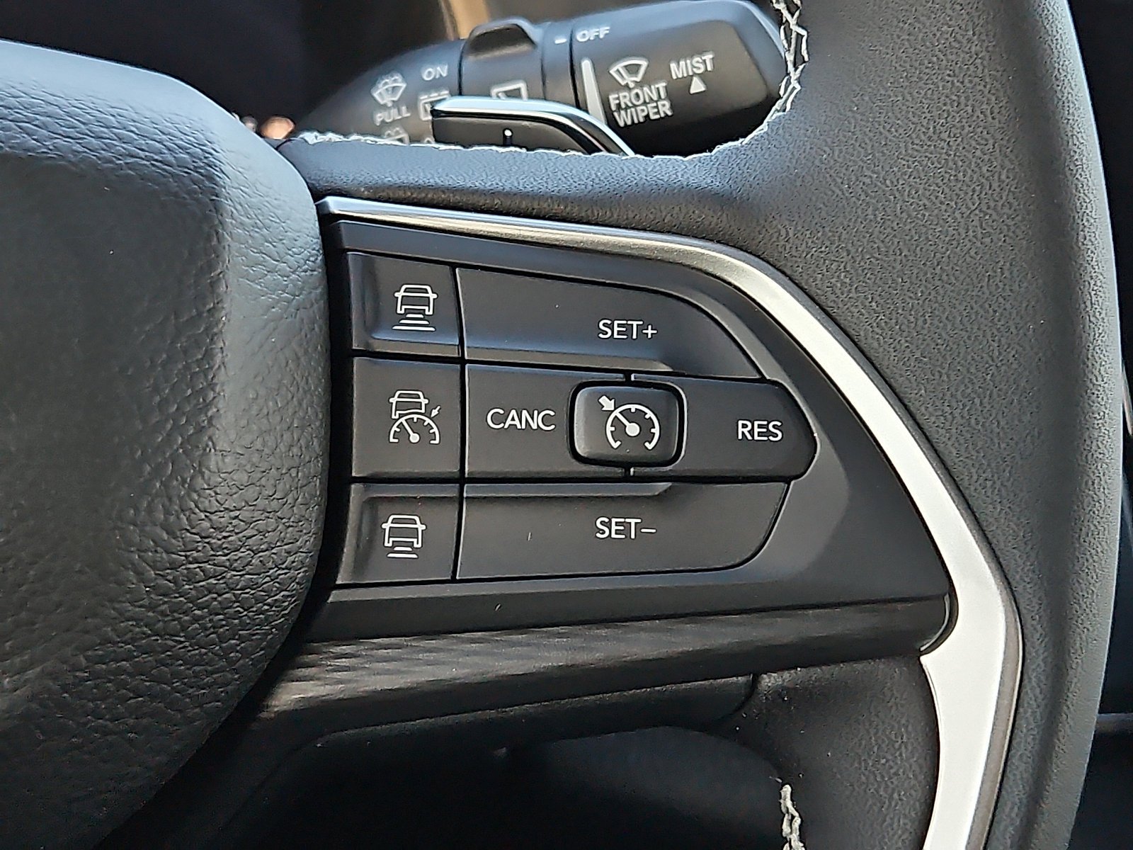 New 2025 Baltic Gray Metallic Clear-Coat Exterior Paint Jeep Altitude X image 22