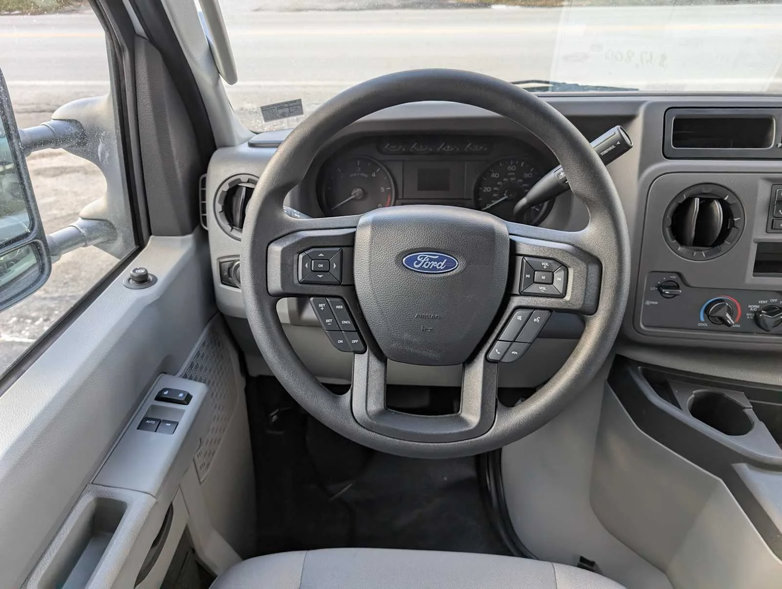 2026 Ford E-Series Cutaway Base - Photo 14